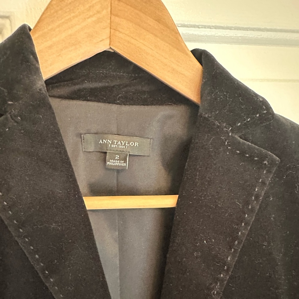 Ann Taylor Holiday Velour Jacket Size 2 - Picture 2 of 3